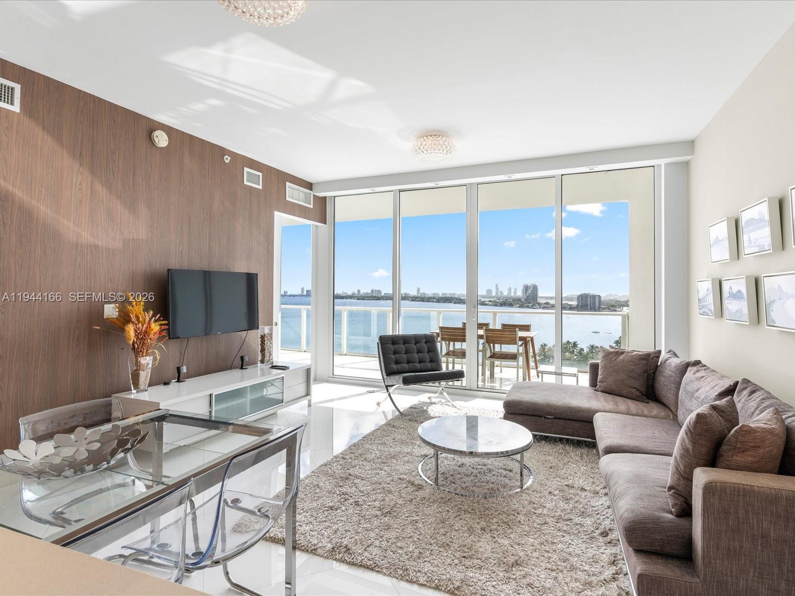 PARAMOUNT BAY CONDO - Residential