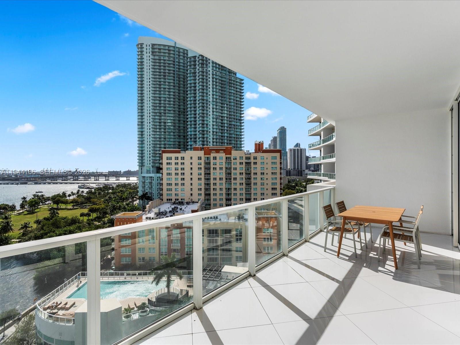 PARAMOUNT BAY CONDO - Residential