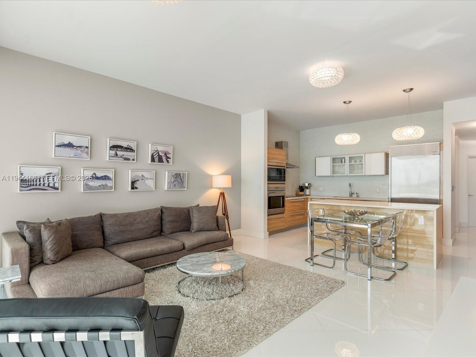 PARAMOUNT BAY CONDO - Residential