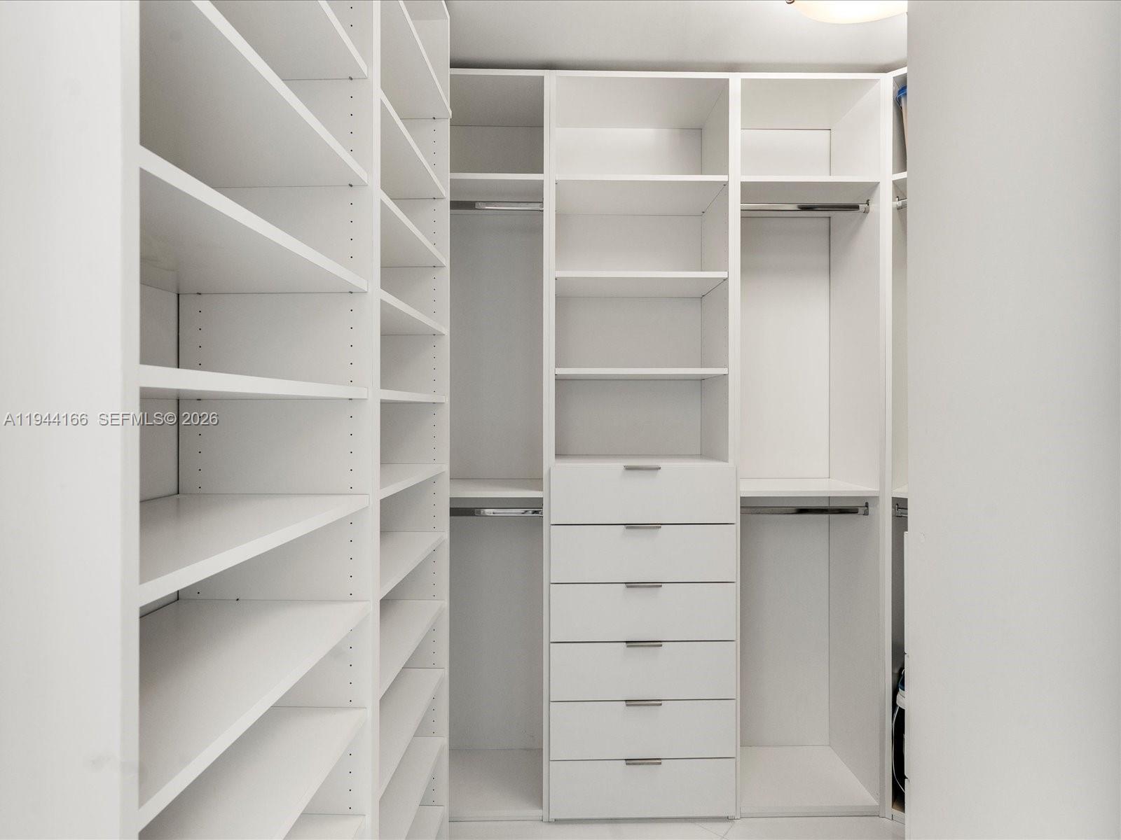 PARAMOUNT BAY CONDO - Residential