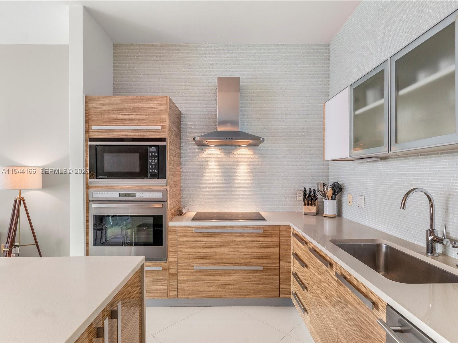 PARAMOUNT BAY CONDO - Residential