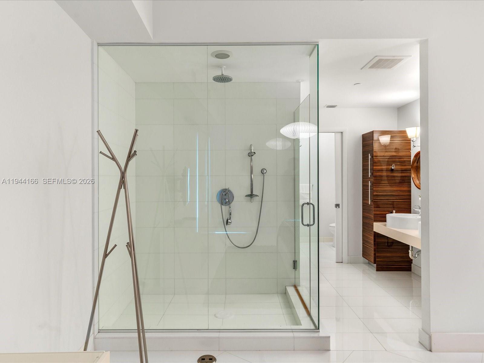 PARAMOUNT BAY CONDO - Residential