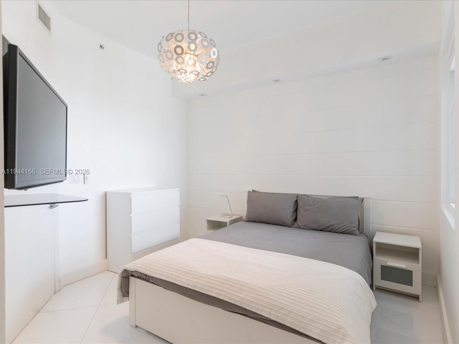 PARAMOUNT BAY CONDO - Residential