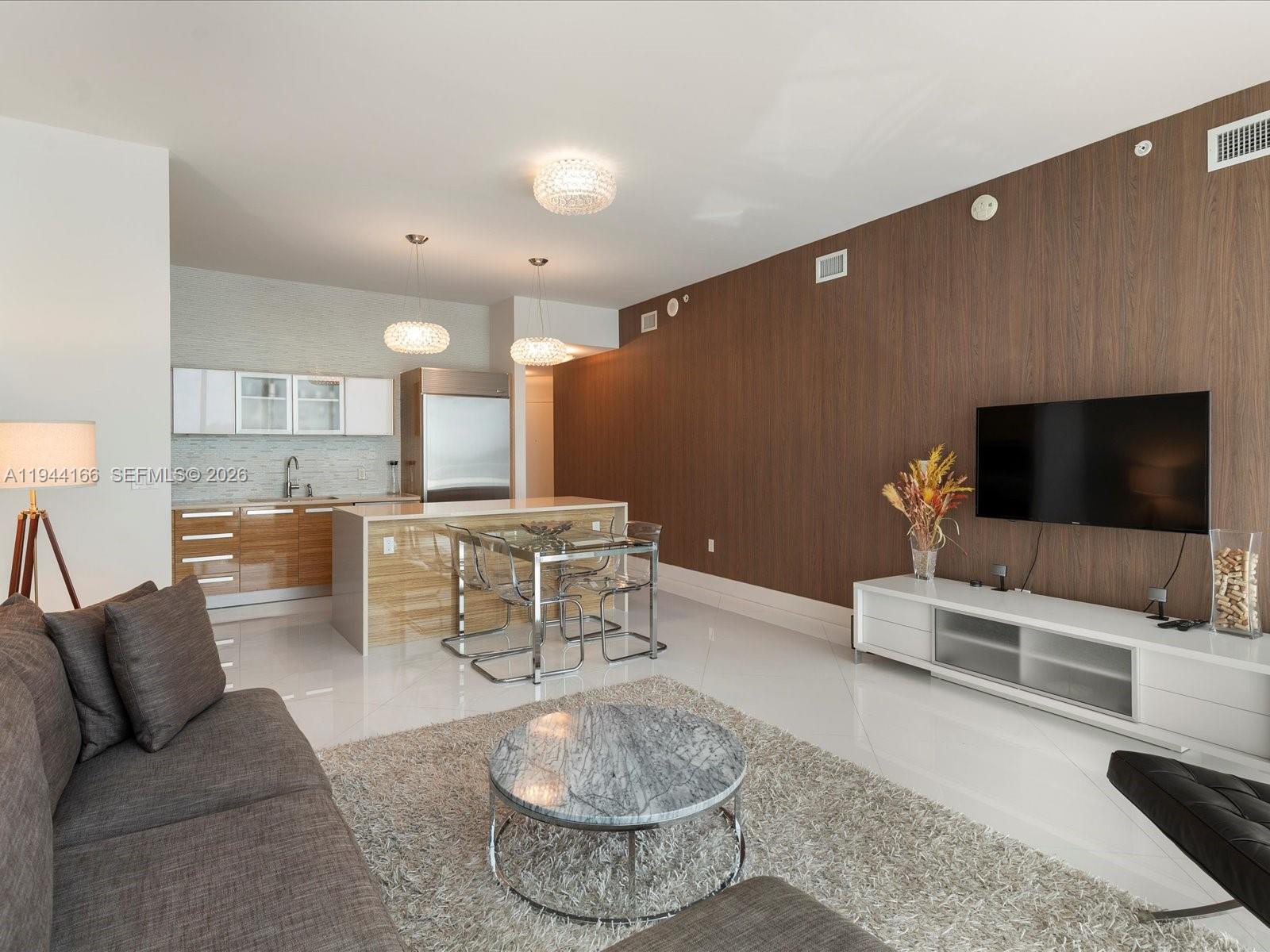 PARAMOUNT BAY CONDO - Residential