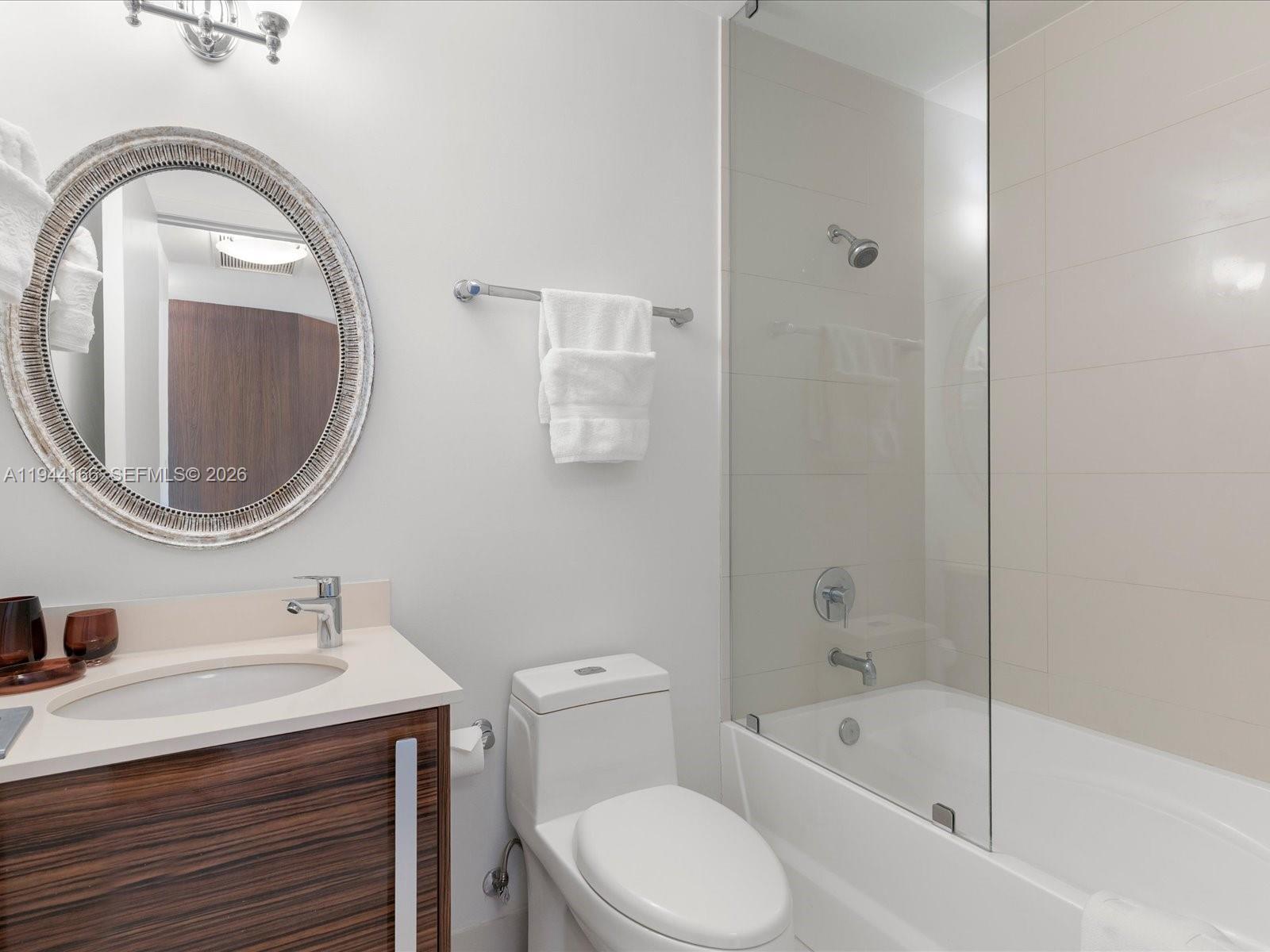 PARAMOUNT BAY CONDO - Residential