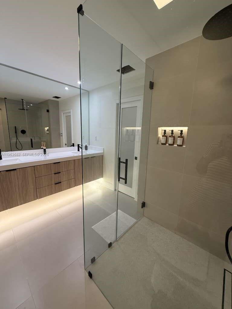 OLD CUTLER COMMON UNIT 2 - Residential