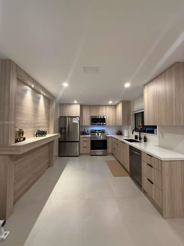 OLD CUTLER COMMON UNIT 2 - Residential