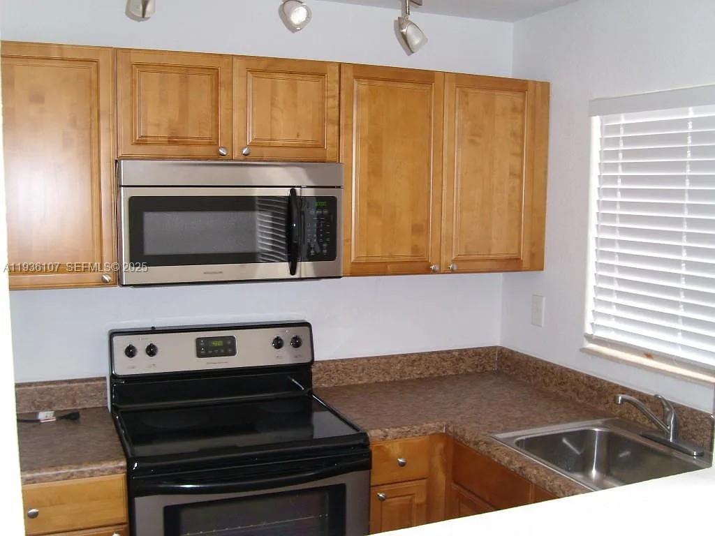 CASA MONTALTO CONDO - Residential Lease