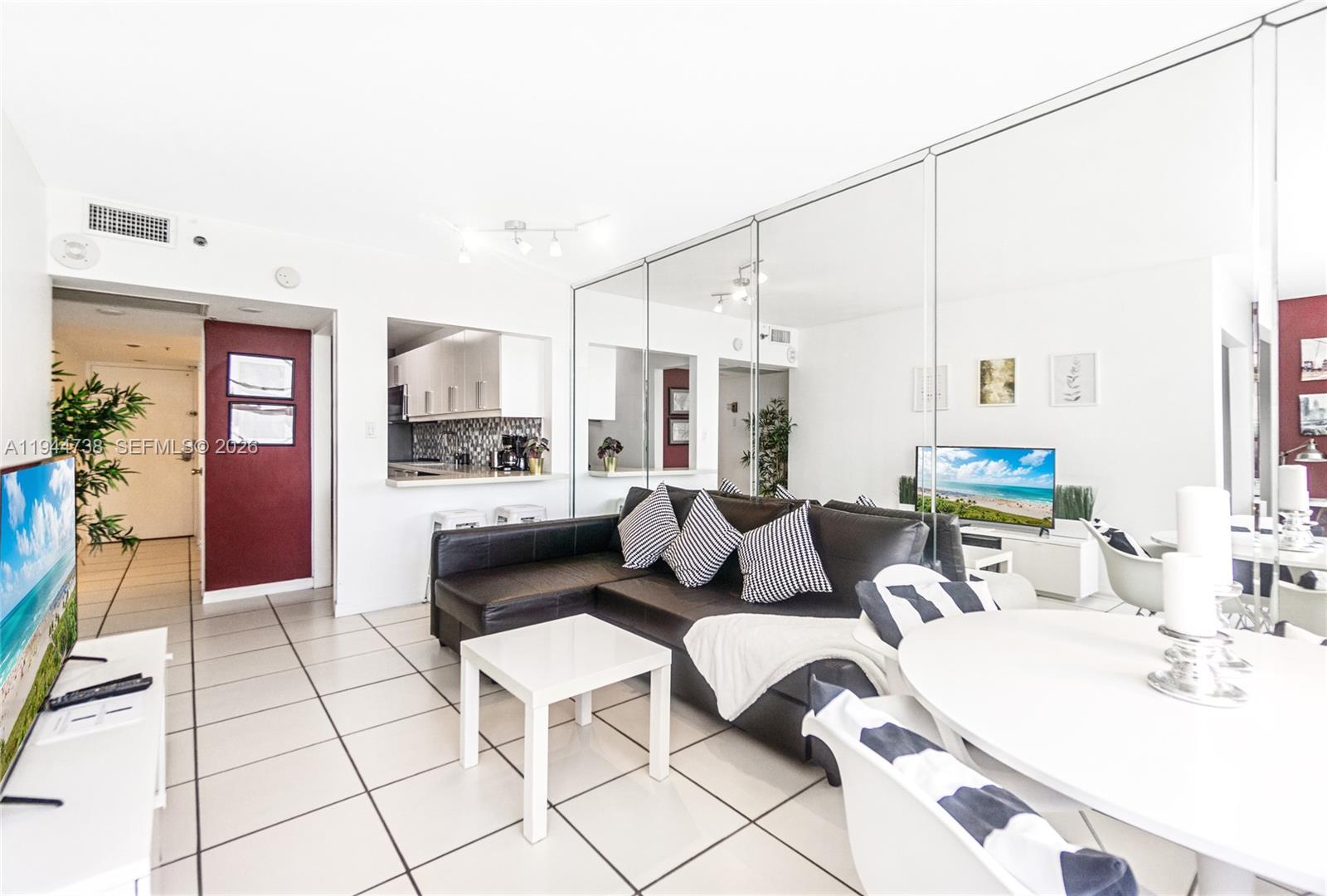 THE DECOPLAGE CONDO - Residential