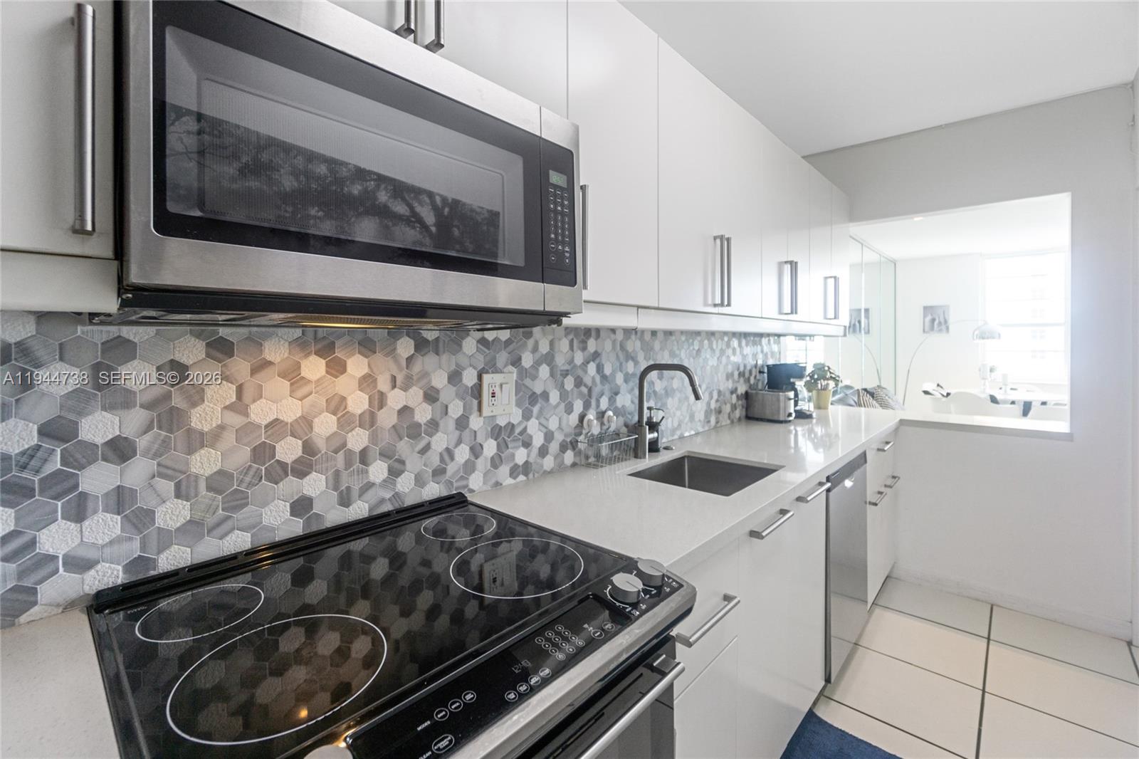 THE DECOPLAGE CONDO - Residential