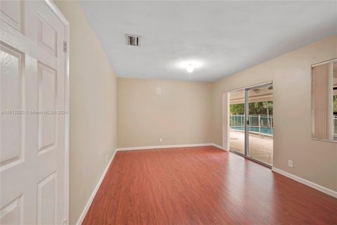 Single Family Residence in Hollywood FL 5009 Tyler St St 21.jpg