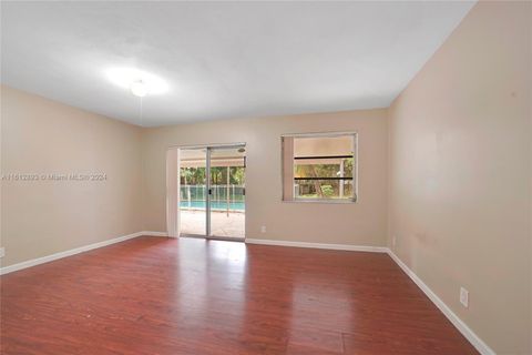 Single Family Residence in Hollywood FL 5009 Tyler St St 20.jpg