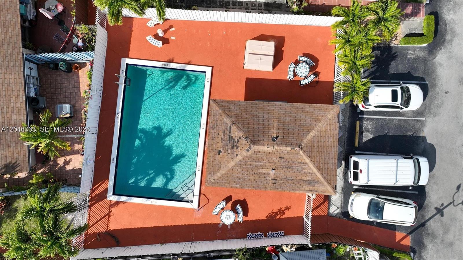KENDALAIRE VILLAS CONDO - Residential