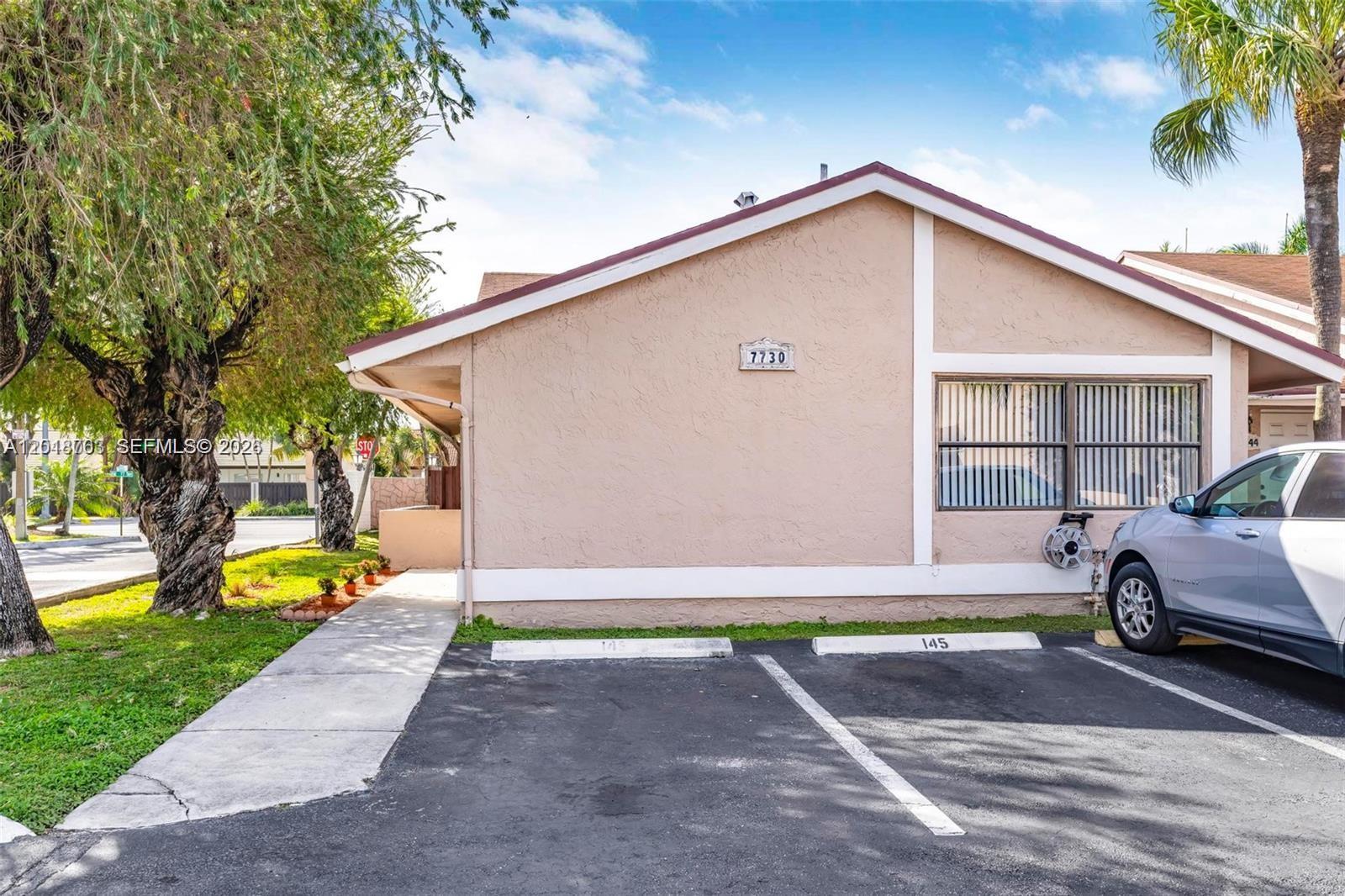 KENDALAIRE VILLAS CONDO - Residential