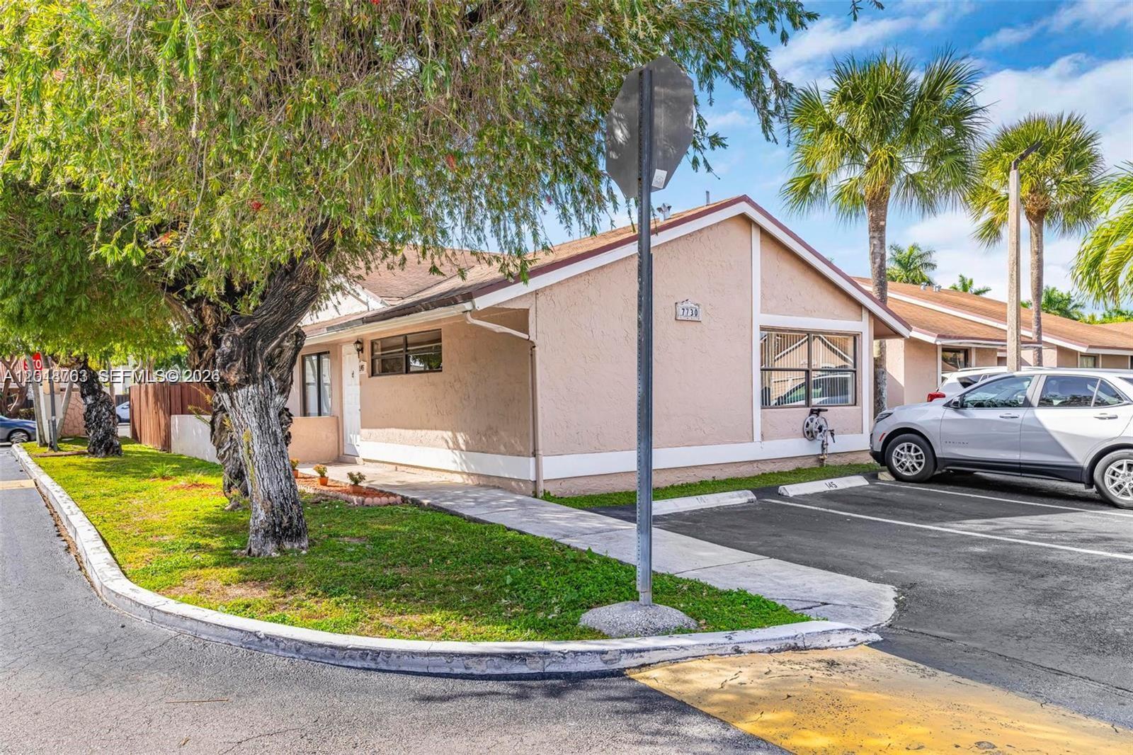 KENDALAIRE VILLAS CONDO - Residential