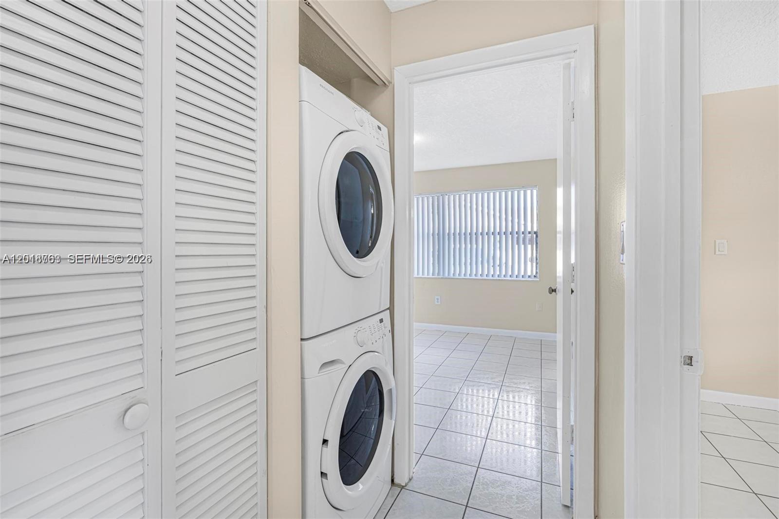 KENDALAIRE VILLAS CONDO - Residential