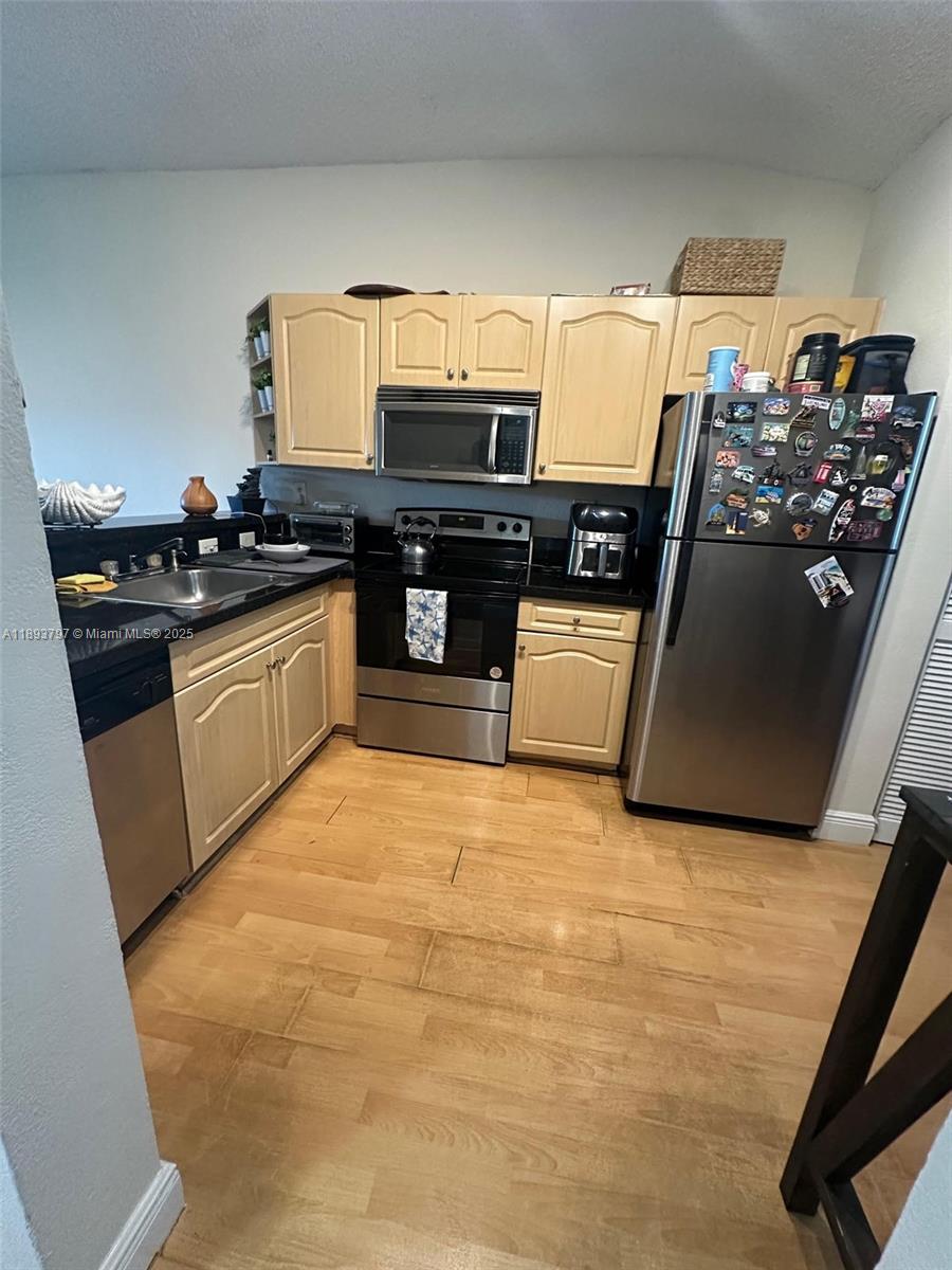 VILLAS DE VENEZIA CONDO - Residential