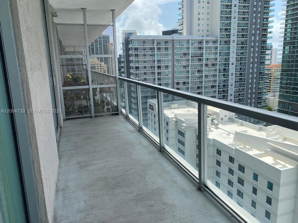 THE AXIS ON BRICKELL COND - Residential Lease
