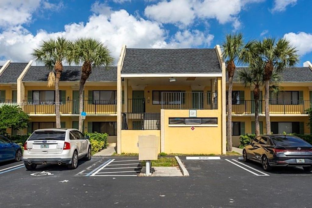 Photo of 1727 W Meadows Cir W #1727, Boynton Beach, FL 33436 (MLS # A11716668)