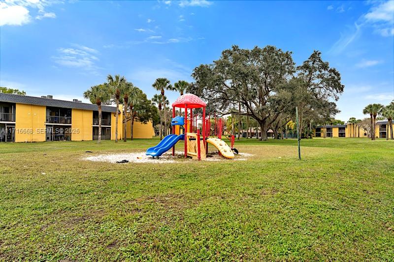 MEADOWS ON THE GREEN COND - Residential