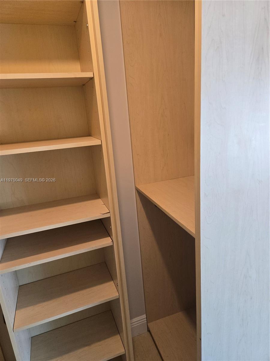 WIND CONDO - Residential