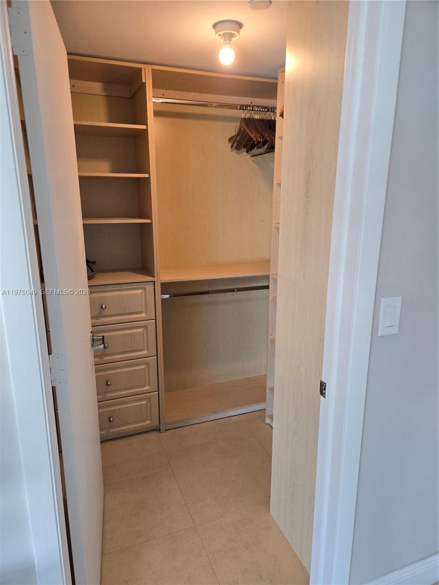 WIND CONDO - Residential