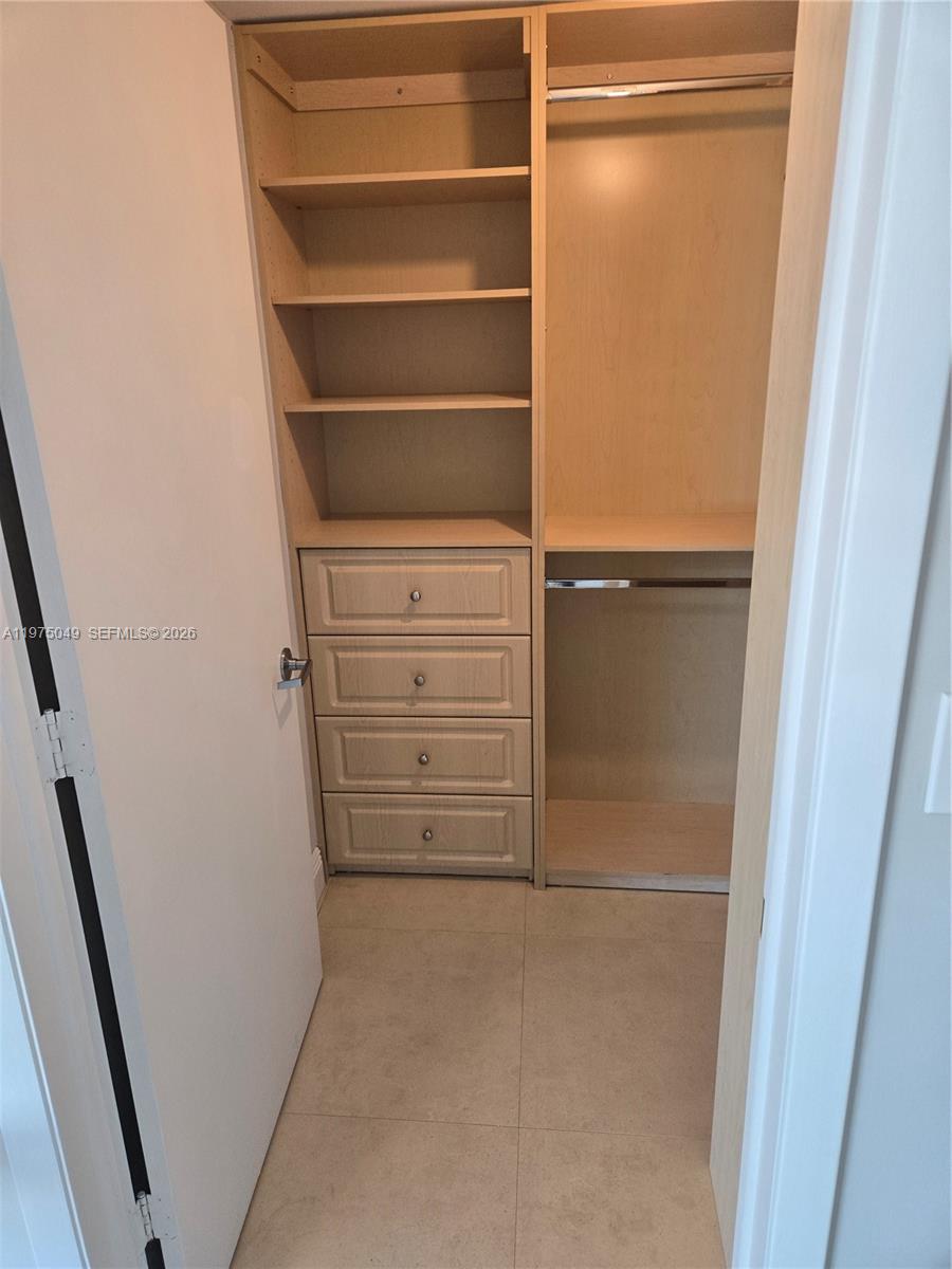 WIND CONDO - Residential