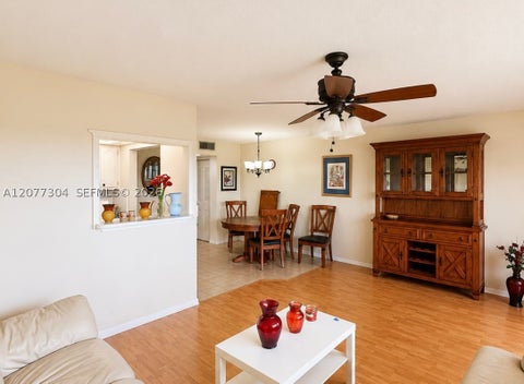 Tiny photo for 316 Southampton A #316, West Palm Beach, FL 33417 (MLS # A12077304)