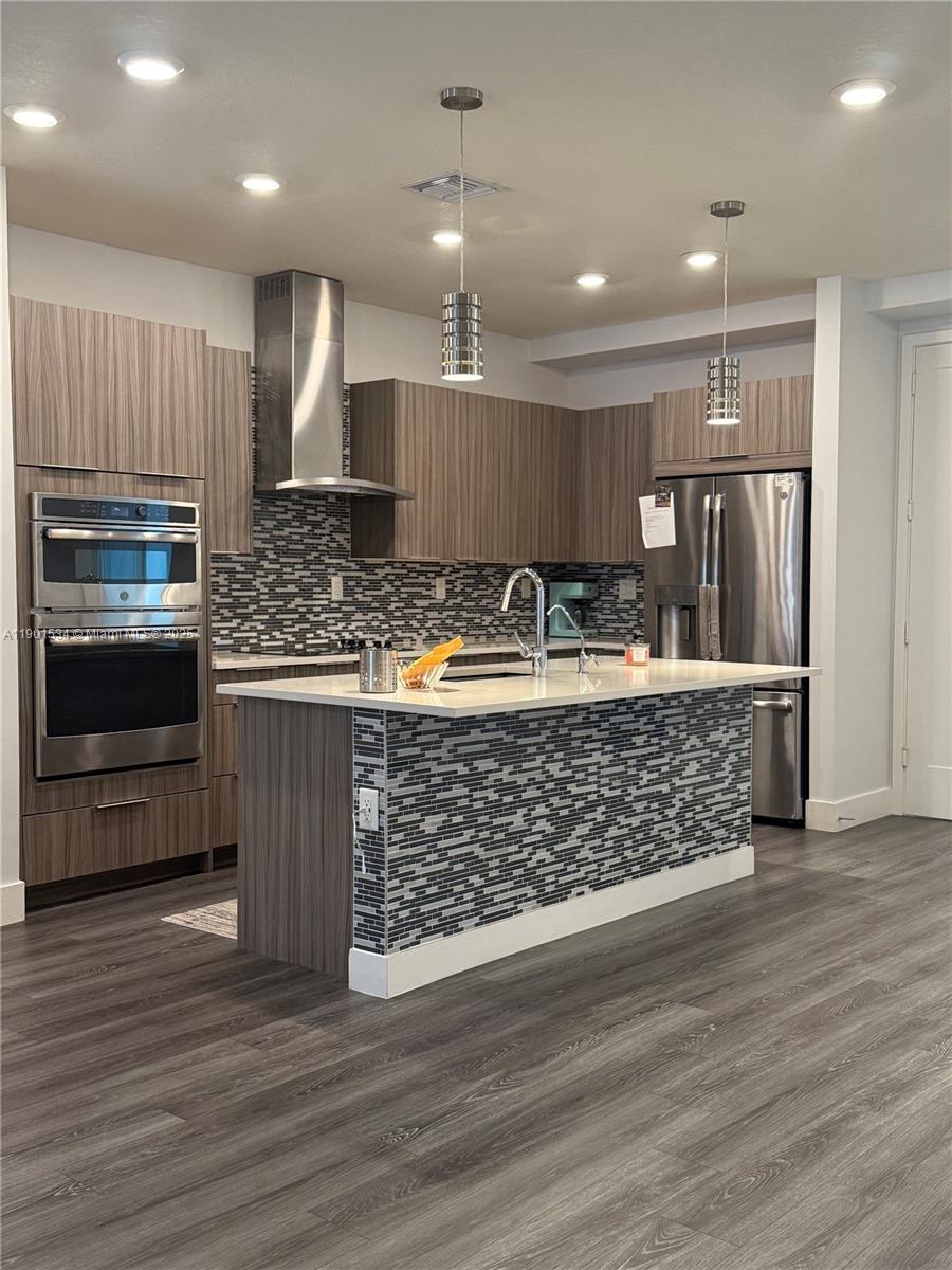 LANDMARK AT DORAL CENTRAL - Residential