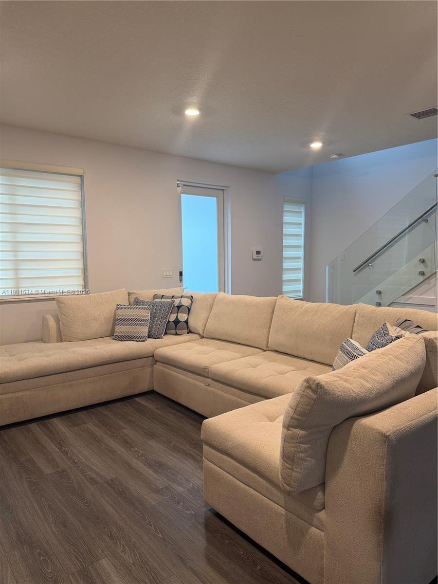 LANDMARK AT DORAL CENTRAL - Residential