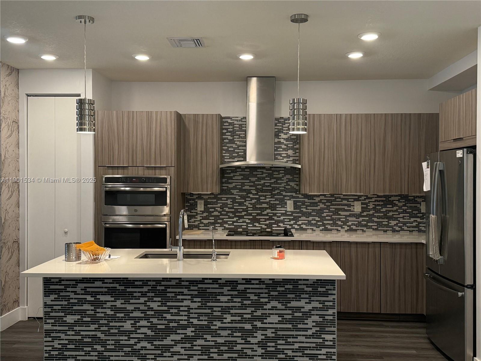 LANDMARK AT DORAL CENTRAL - Residential