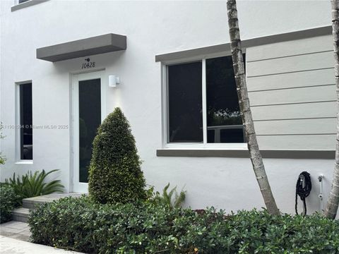 Photo of 10428 NW 67th St, Doral, FL 33178 (MLS # A11901534) Photo of 10428 NW 67th St, Doral, FL 33178 (MLS # A11901534)