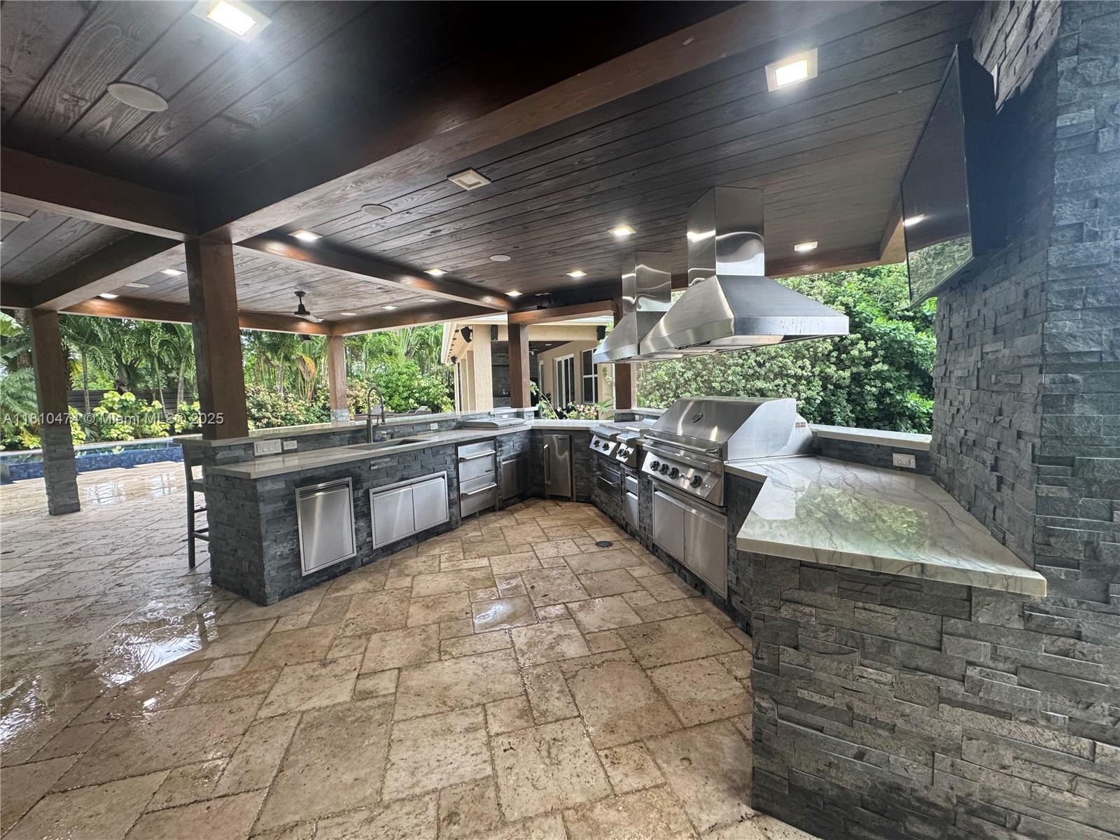 Redland Reef - Residential