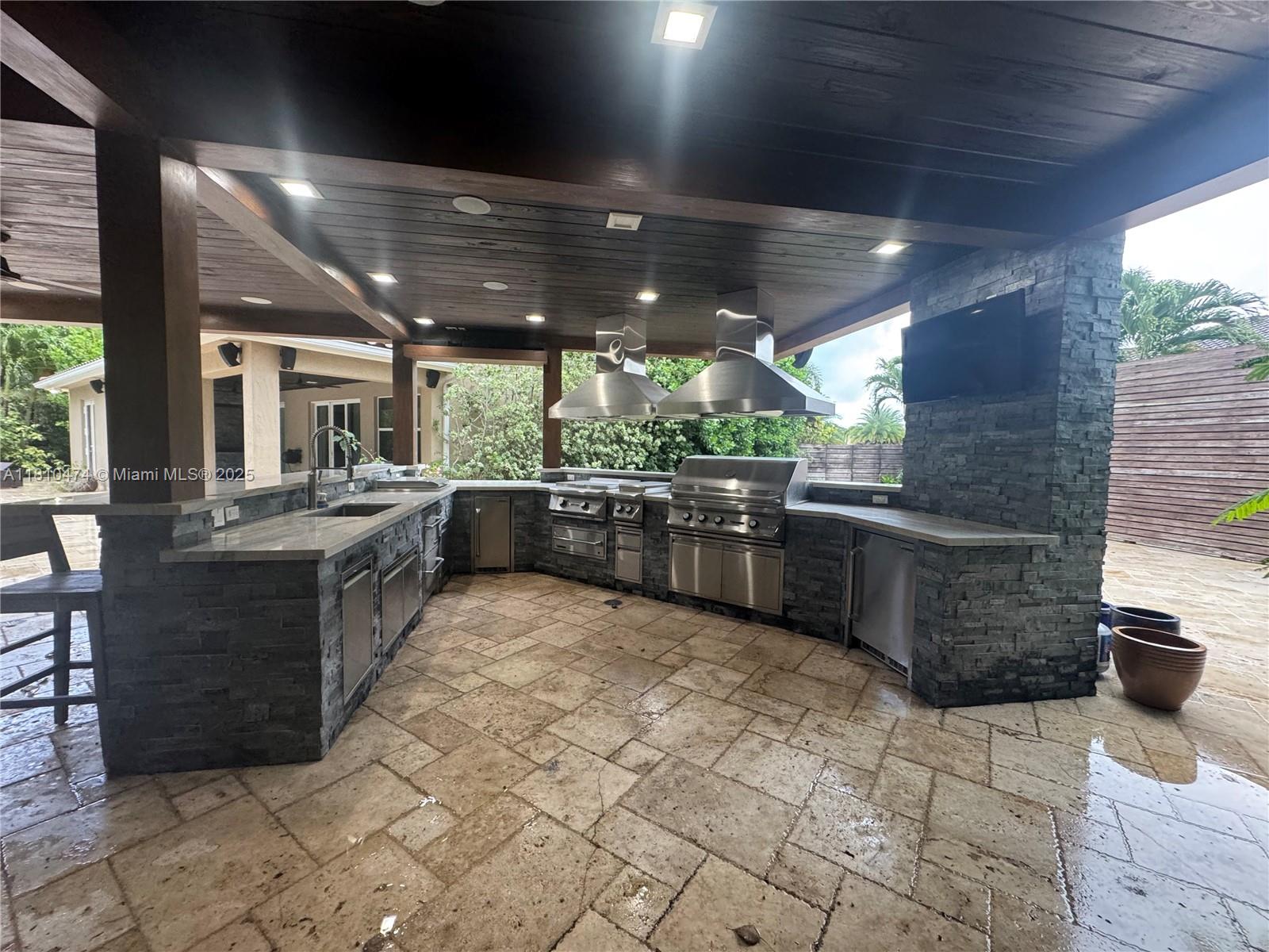 Redland Reef - Residential