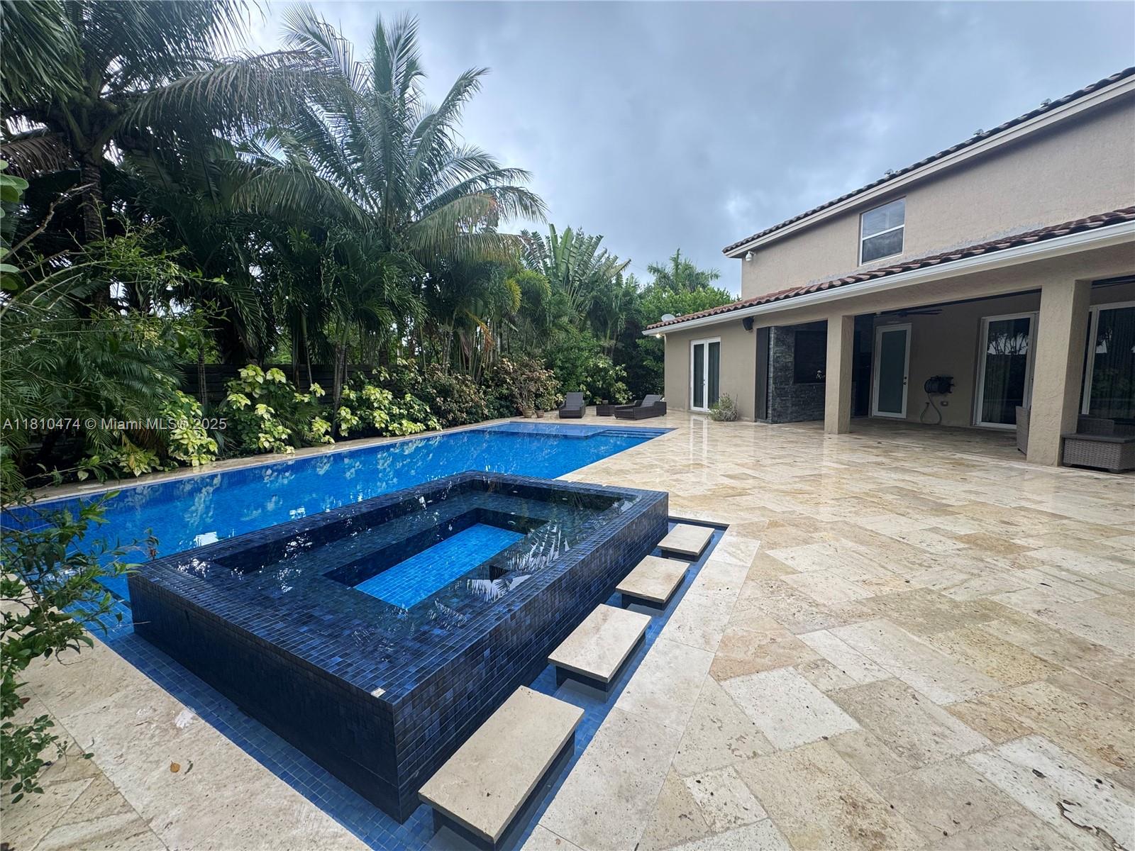 Redland Reef - Residential