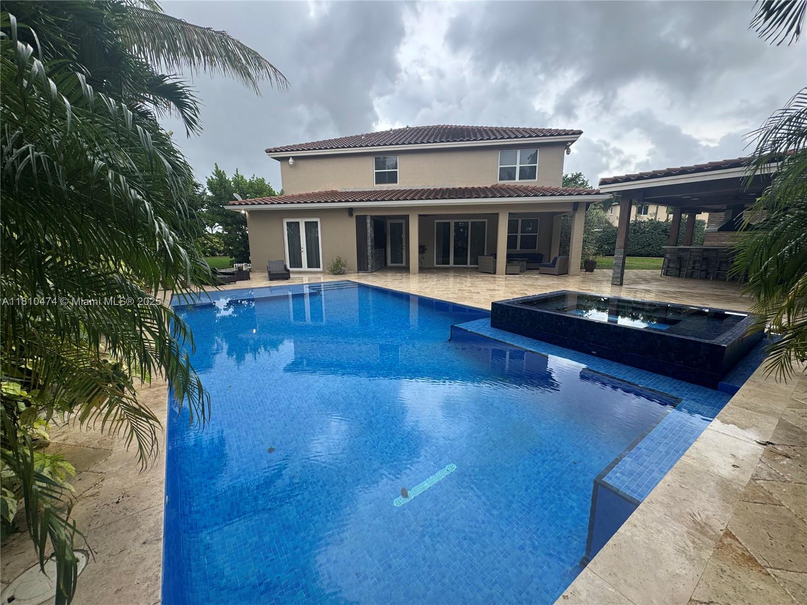 Redland Reef - Residential