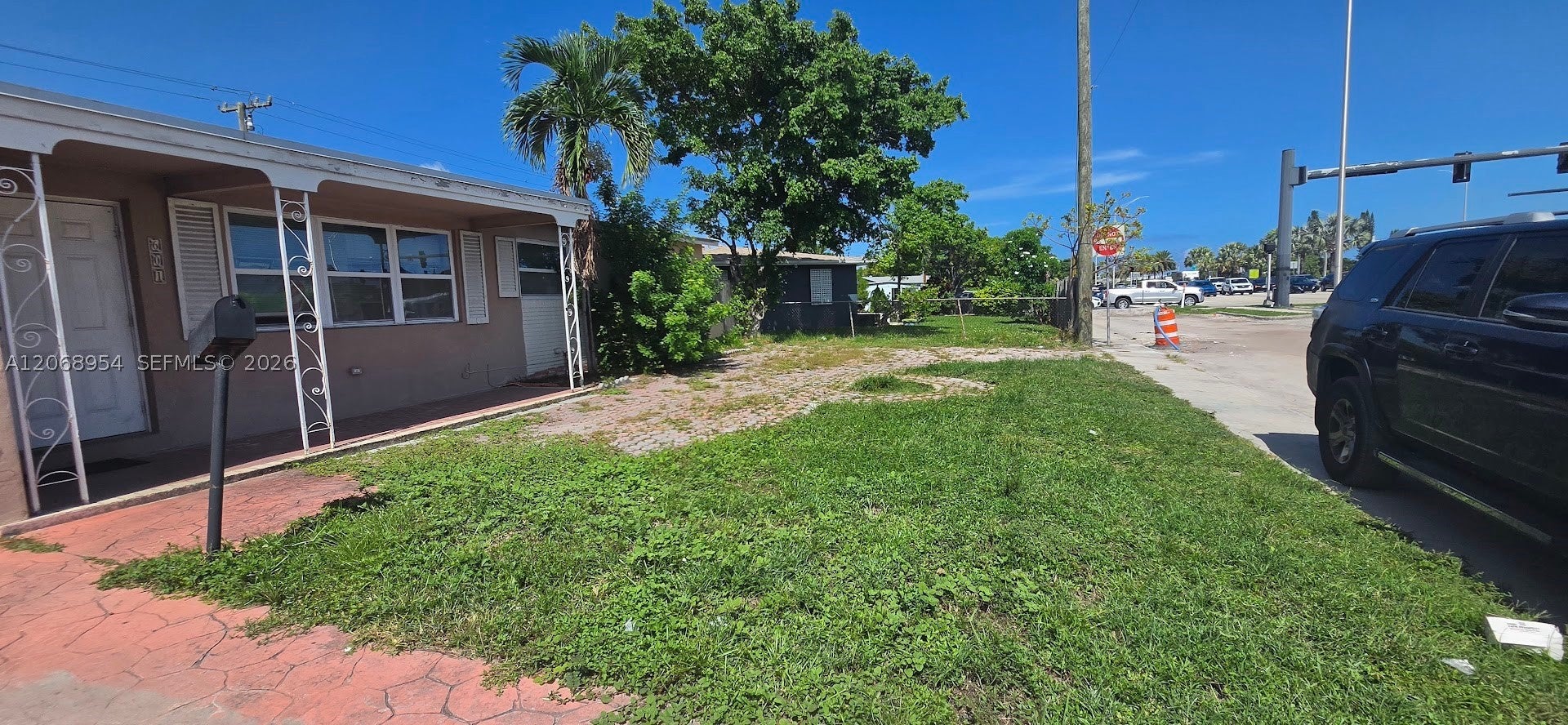 601 W Sample Rd