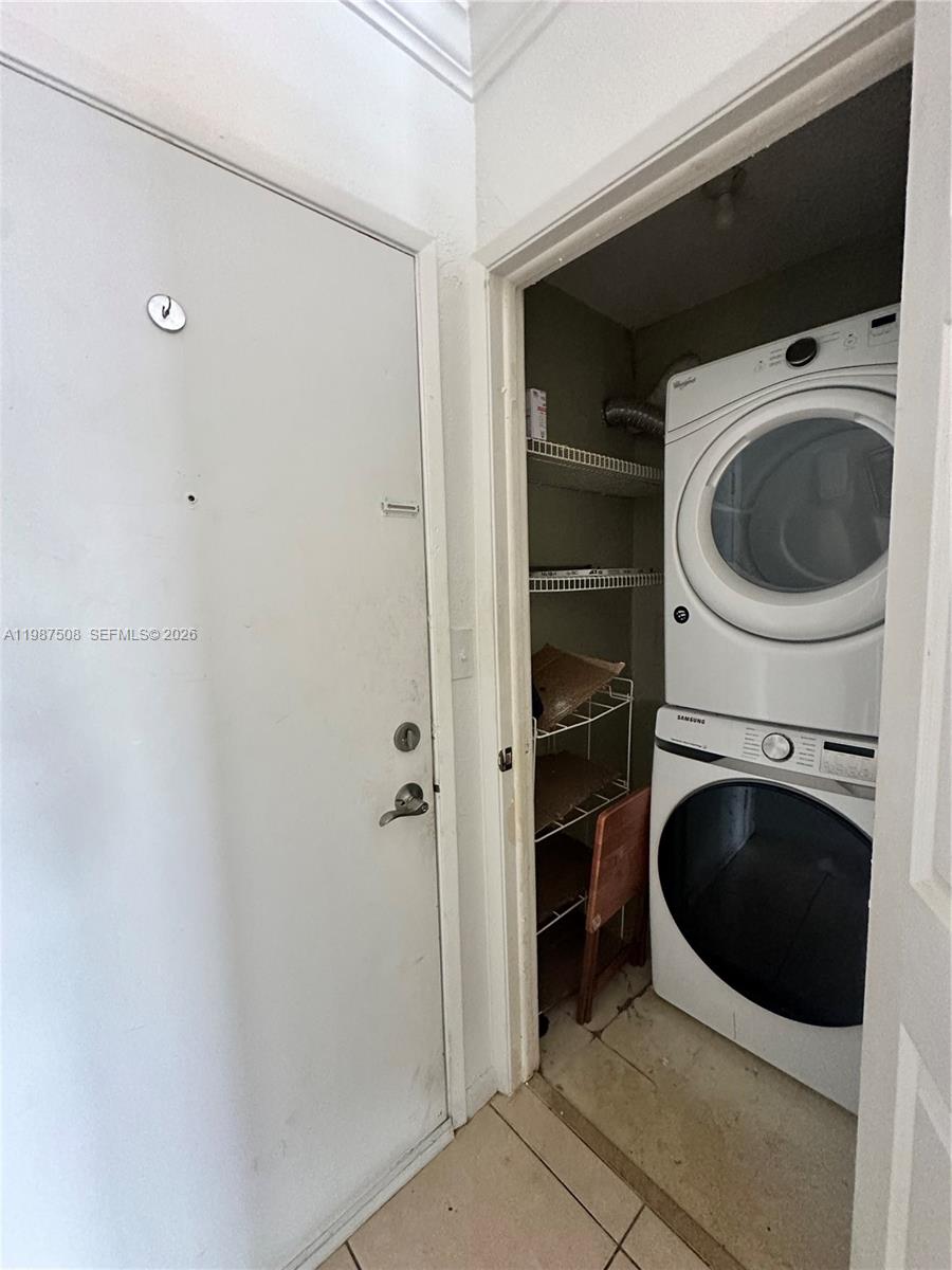 SOLEIL AT FONTAINEBLEAU C - Residential Lease