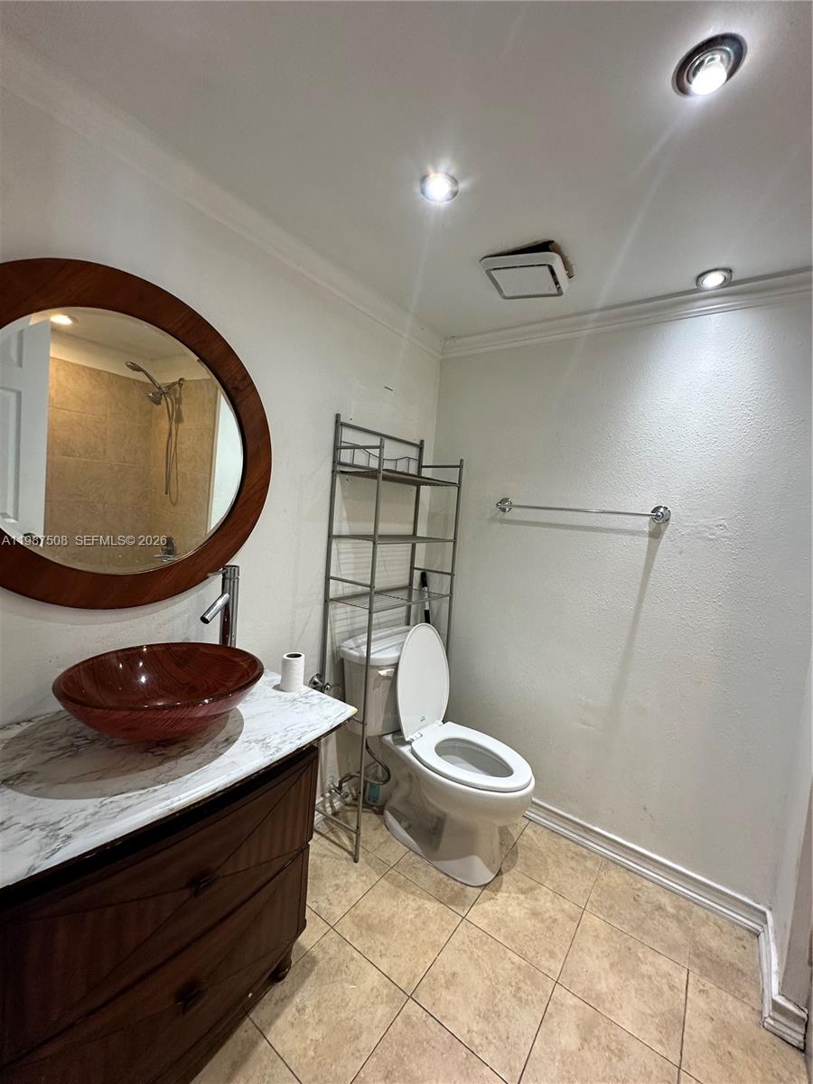 SOLEIL AT FONTAINEBLEAU C - Residential Lease