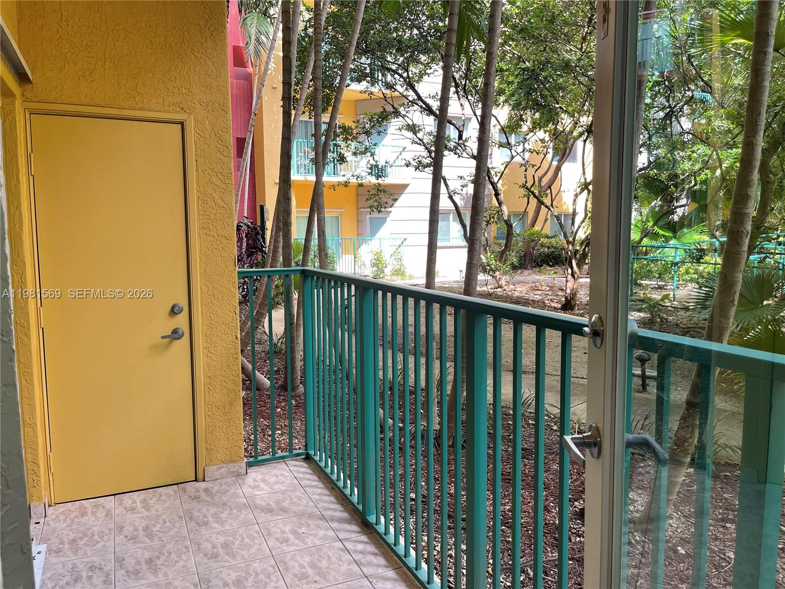 VALENCIA CONDO - Residential