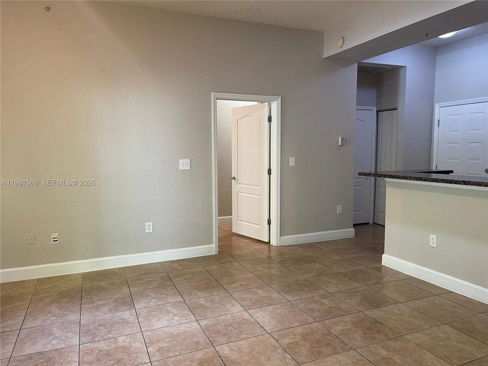 VALENCIA CONDO - Residential