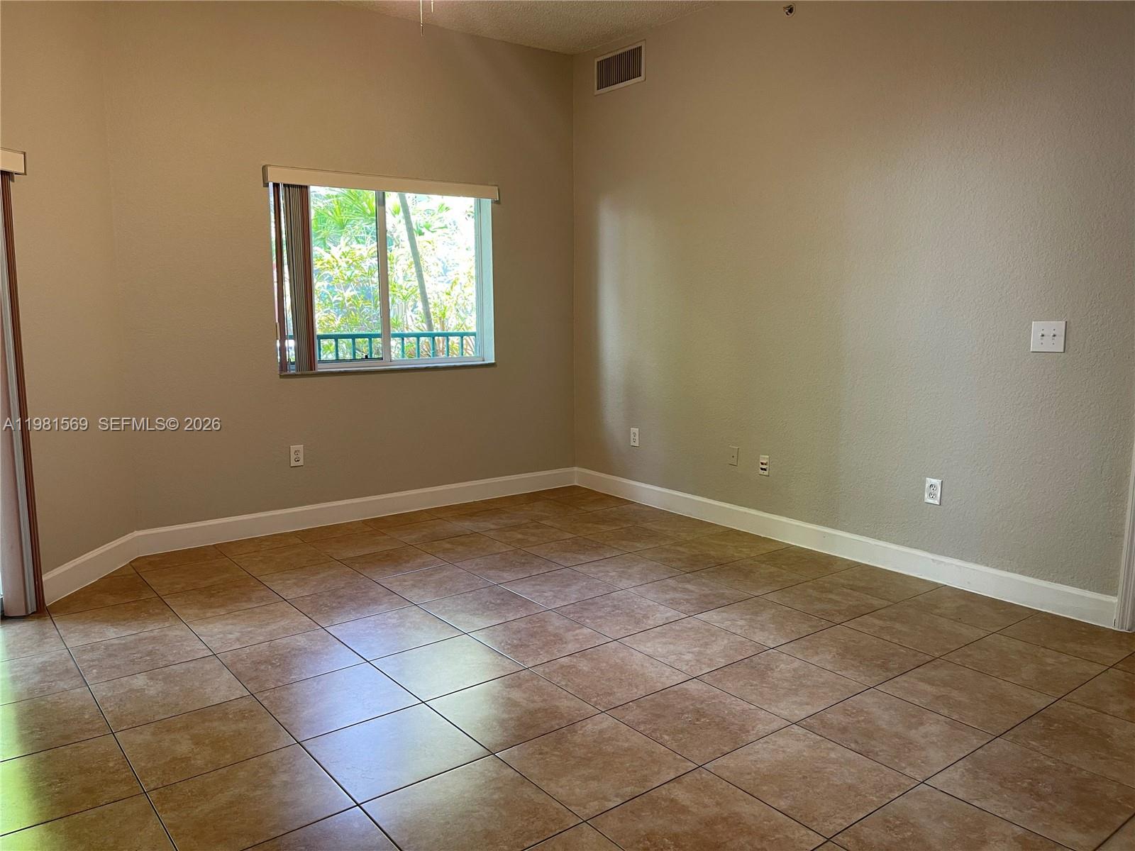 VALENCIA CONDO - Residential