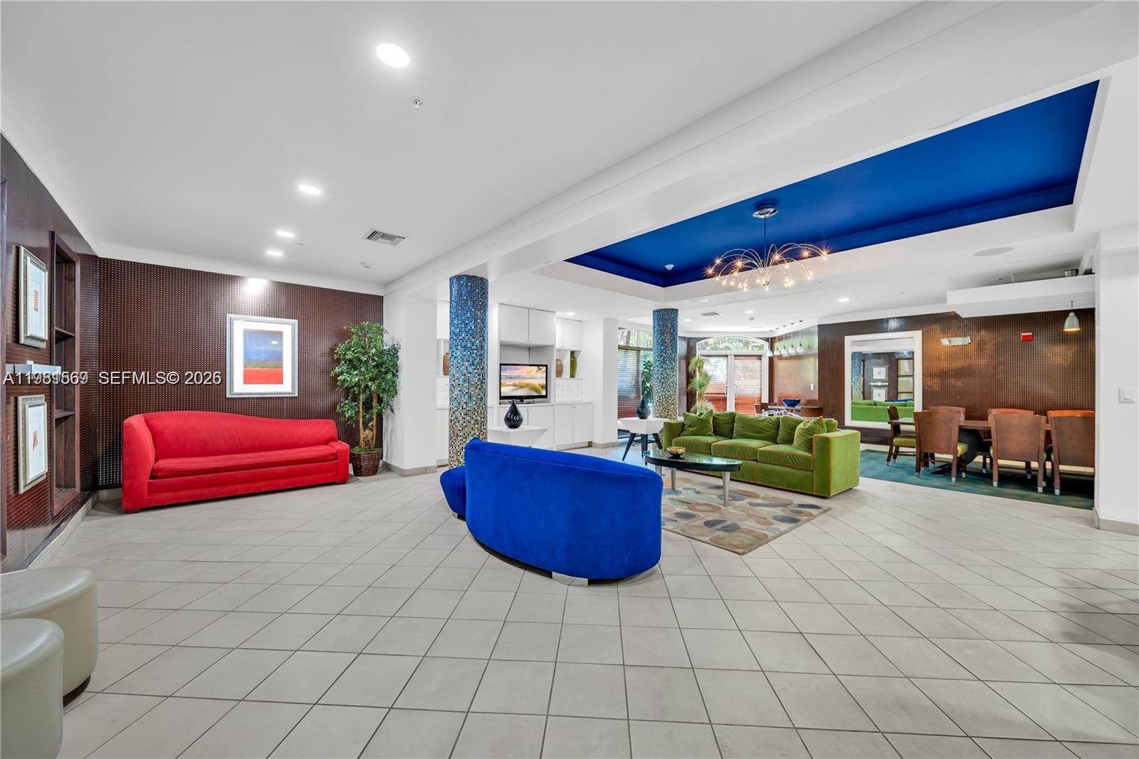 VALENCIA CONDO - Residential