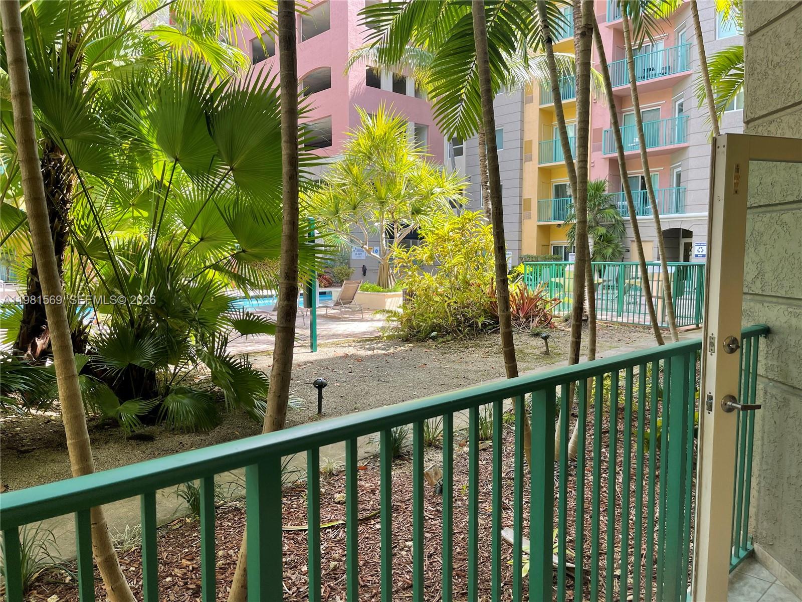 VALENCIA CONDO - Residential