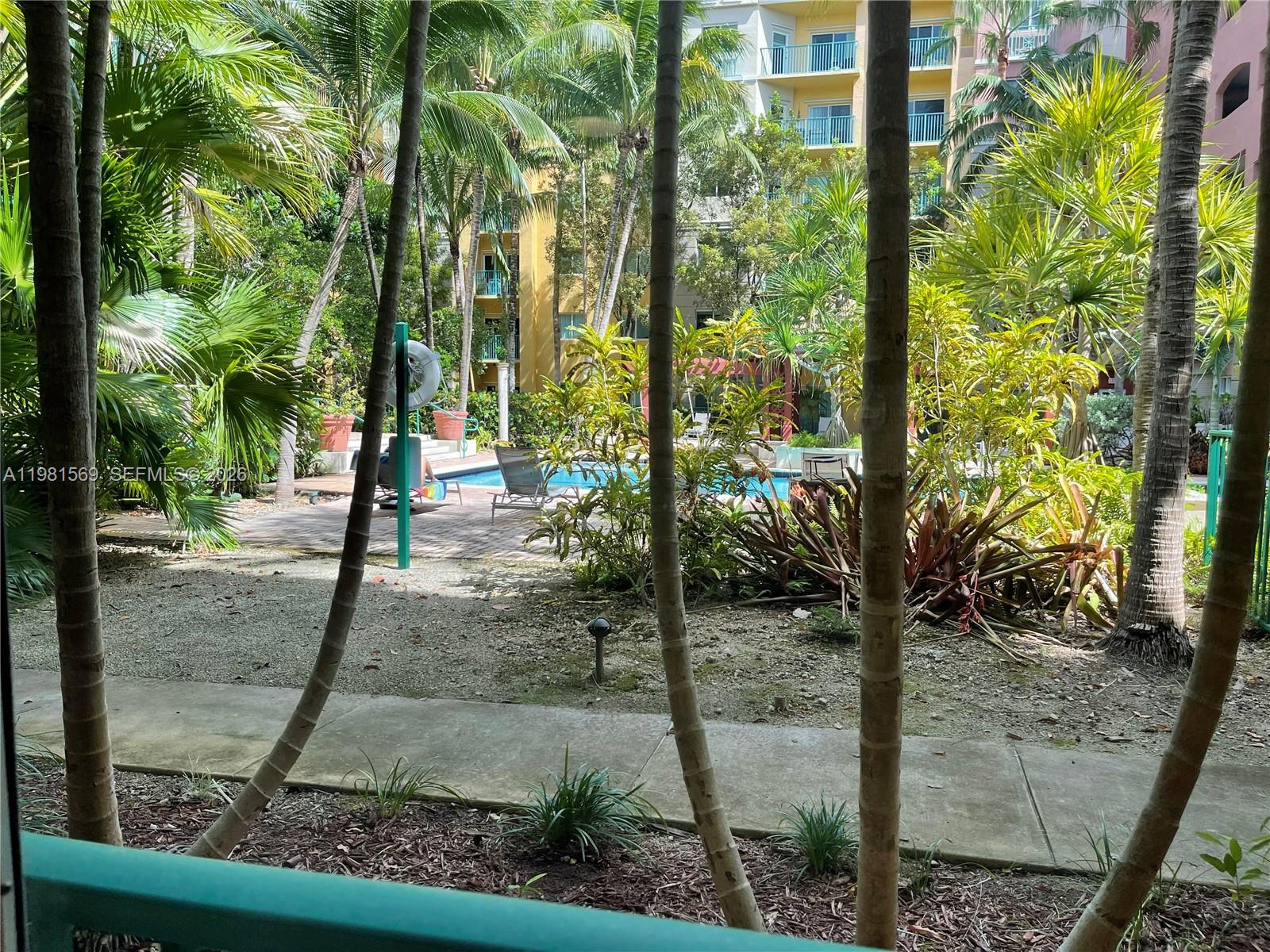 VALENCIA CONDO - Residential