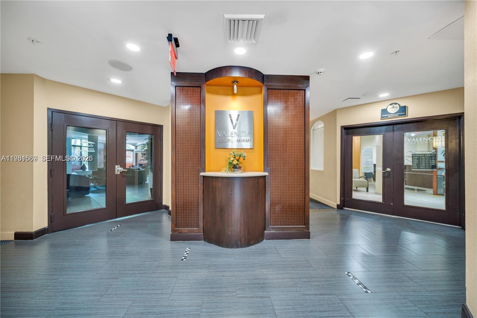 VALENCIA CONDO - Residential