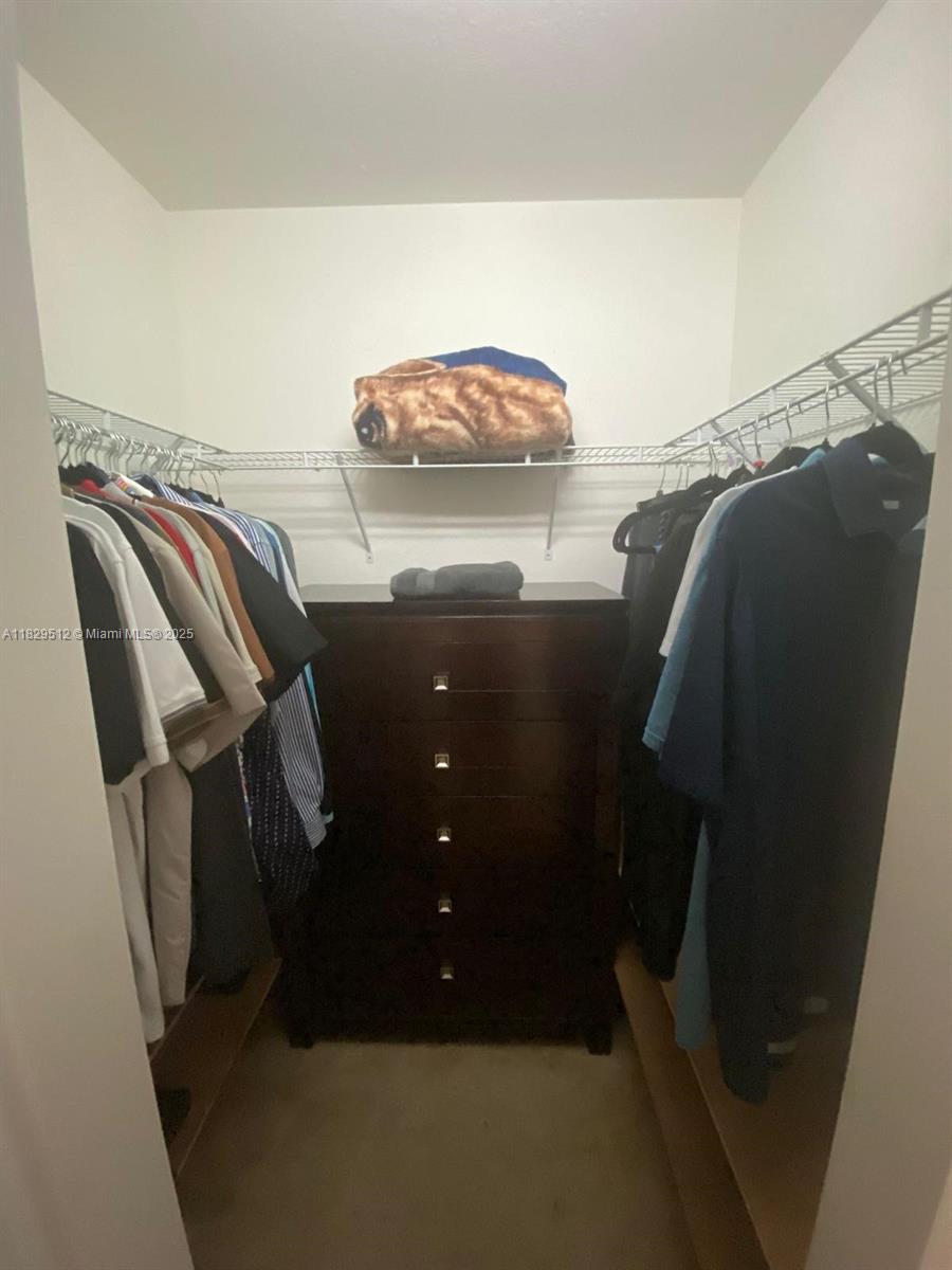 MANDARIN LAKES - Residential