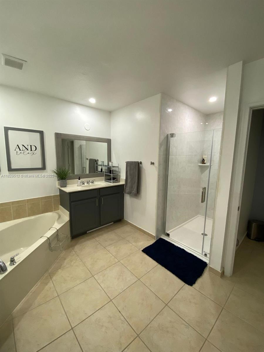 MANDARIN LAKES - Residential