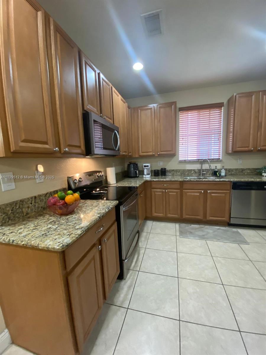 MANDARIN LAKES - Residential