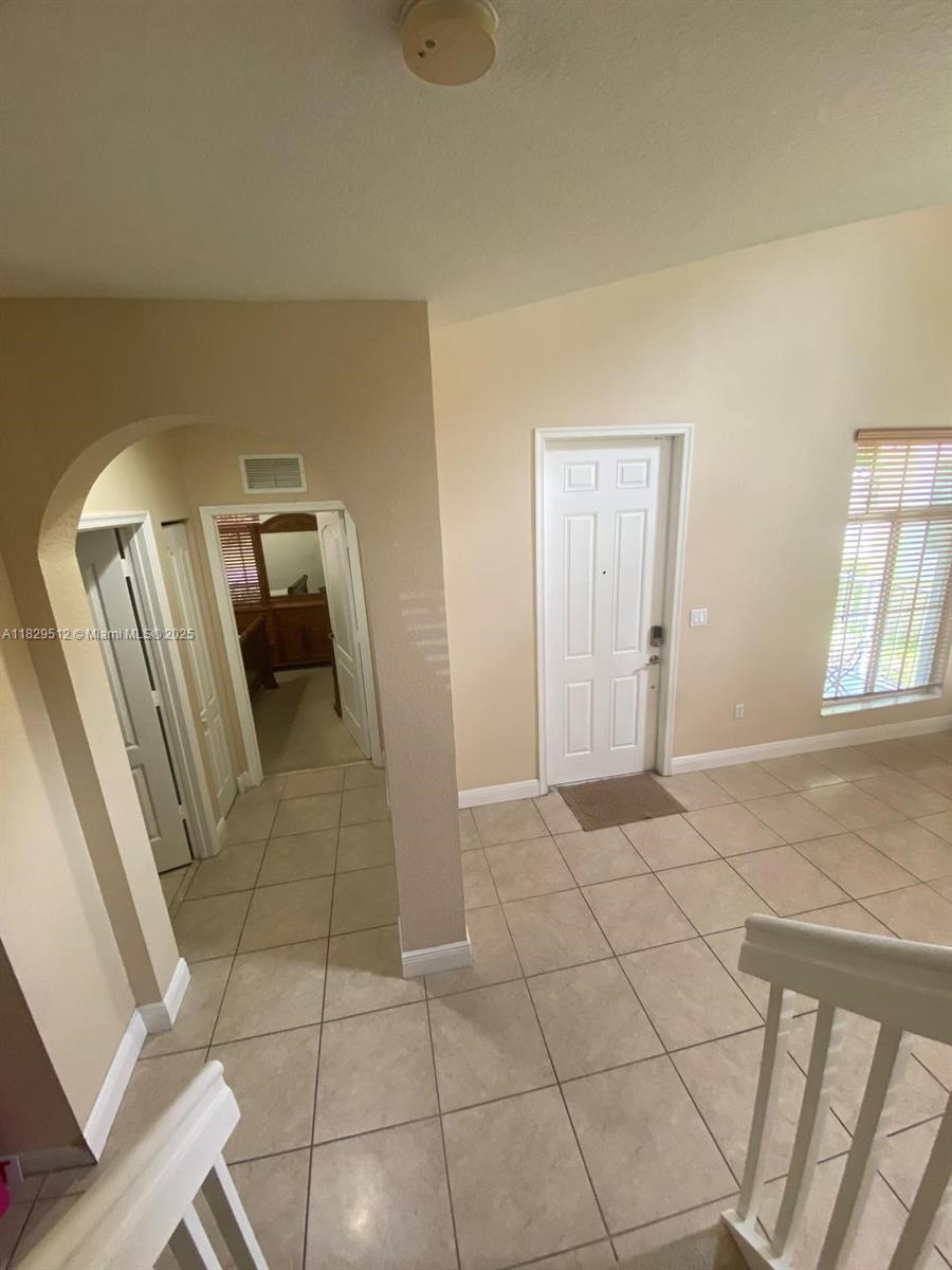 MANDARIN LAKES - Residential